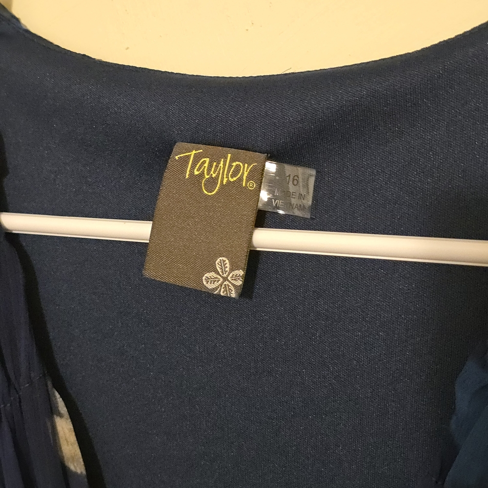 Taylor Navy and Cream Floral Long Sleeve Dress - Picture 5 of 7